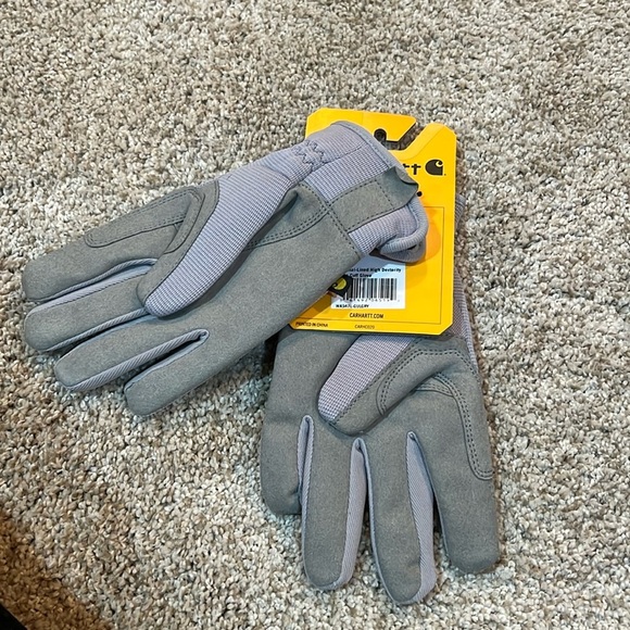 Carhartt Accessories - NWT Carhartt Women’s Gloves Size Medium